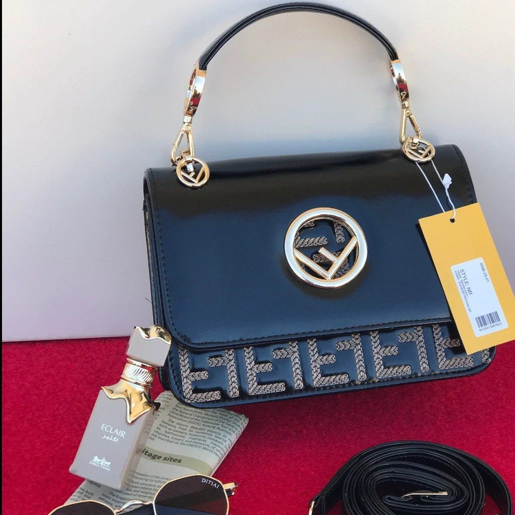 کیف زنانه وارداتی مسترکوالیتی مدل فندی B8890