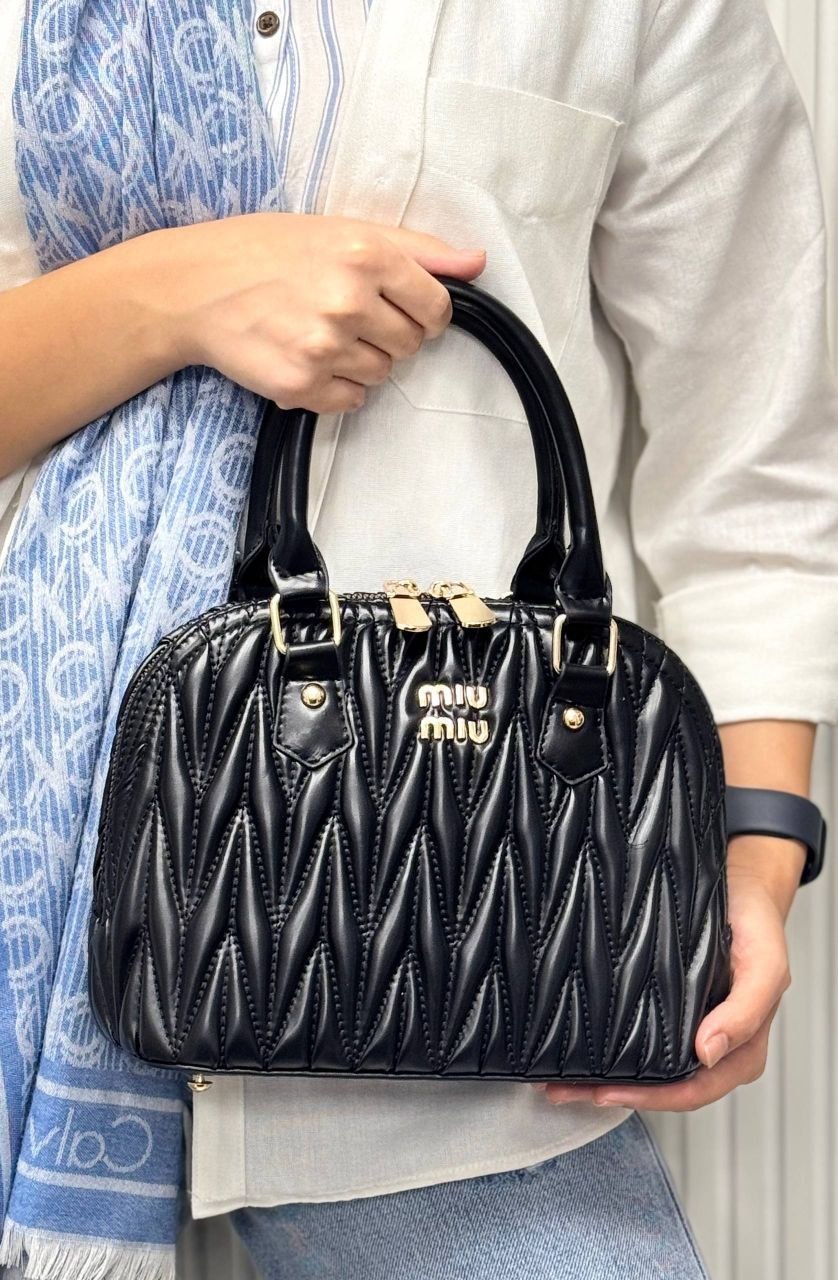 کیف پاسپورتی گلدوزی شده miumiu76310